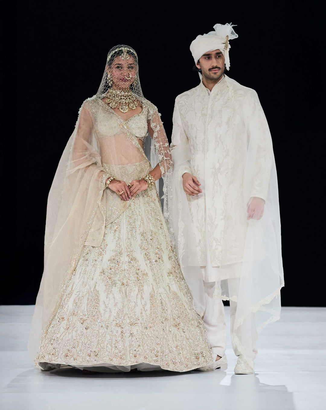 Svarnakaari Lehenga