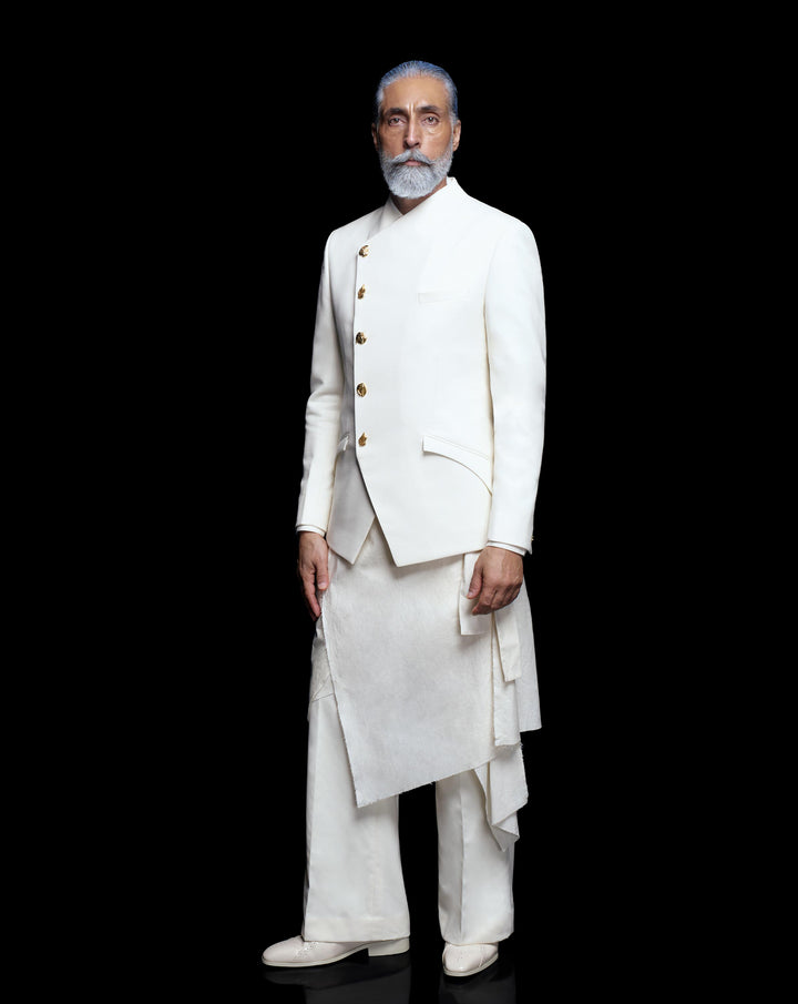 The Asymmetric Winged Bandhgala